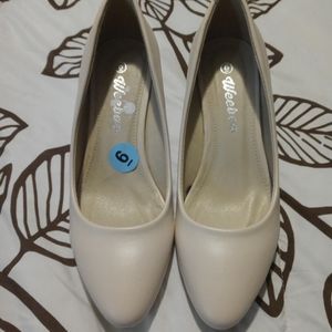 Beige size 6 shoes